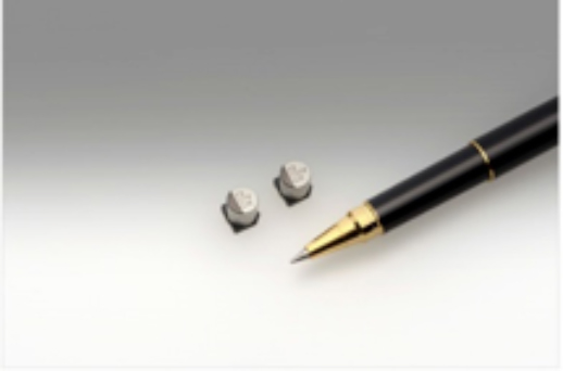 ※125℃低溫ESR規(guī)定品“UCH”<br>Φ6.3×7.7L尺寸中，相比現(xiàn)有品具有ESR減少了75%的特長。